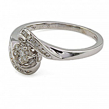 9ct white gold Diamond 0.25ct Cluster Ring size Q